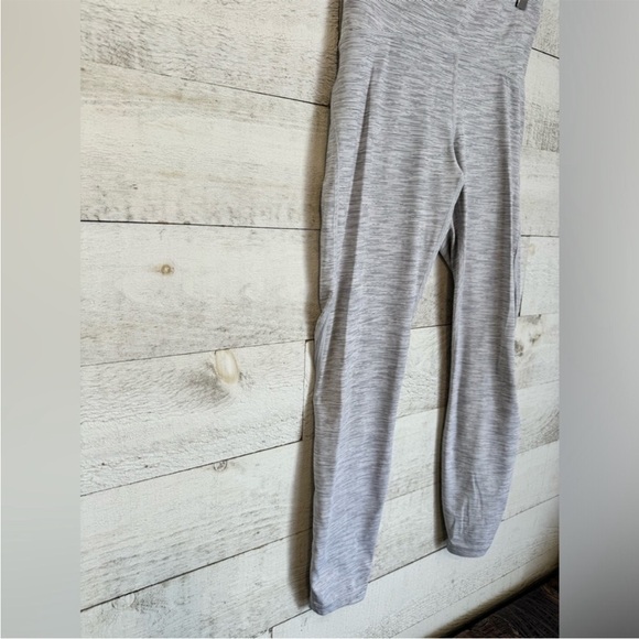 Lululemon Train Times Size 4 - Picture 2 of 5